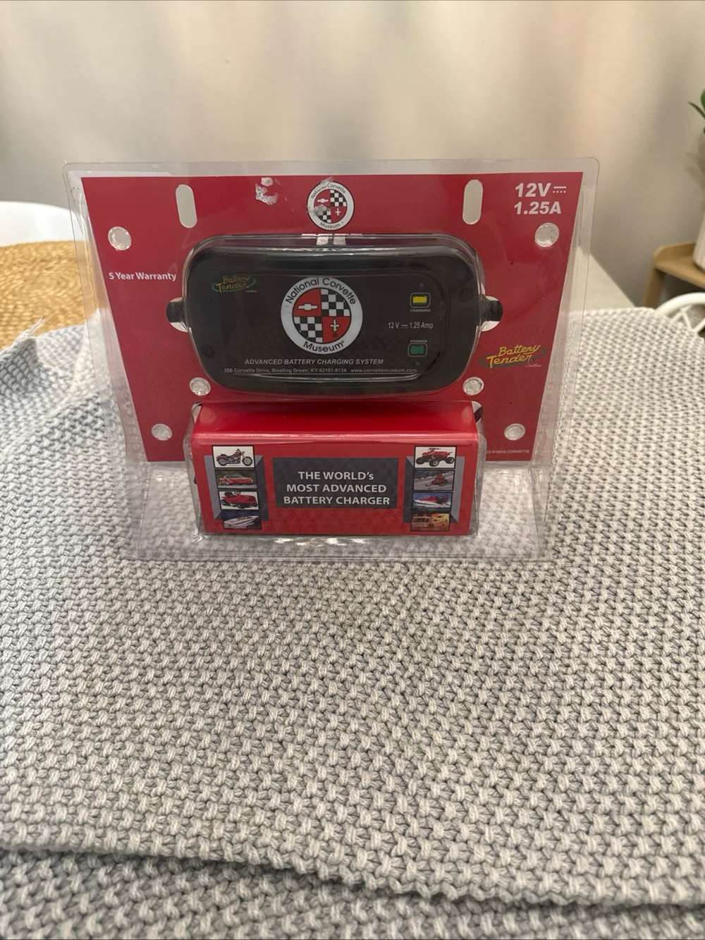 12V 1.25A Advanced Battery Charger - Black/Red